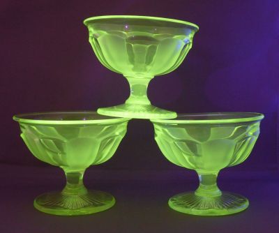 Sowerby 2416 sundae dish
Part frosted Uranium
Keywords: british;pressed;table;sold