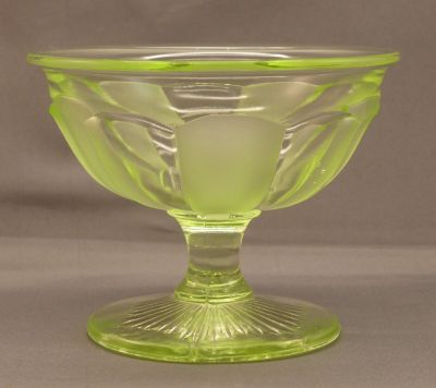 Sowerby 2416 sundae dish
Part frosted Uranium
Keywords: british;pressed;table;sold