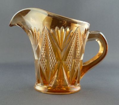 Sowerby? Split Diamond creamer/milk jug
Marigold
Keywords: british;table;carnival;sold