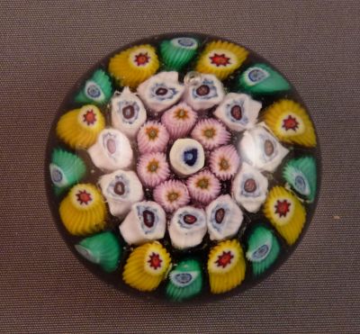 Strathearn P9 B
1.5 in diameter. Fire polished base
Keywords: british