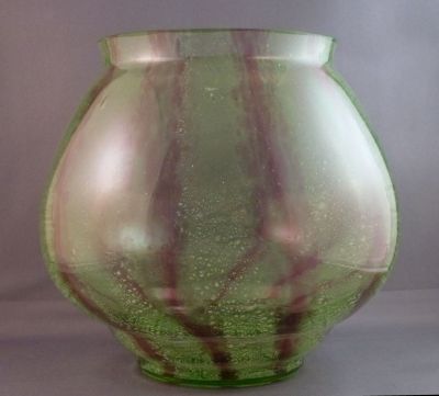 Stripey vase
Cut and polished rim. Large
Keywords: blown;vase