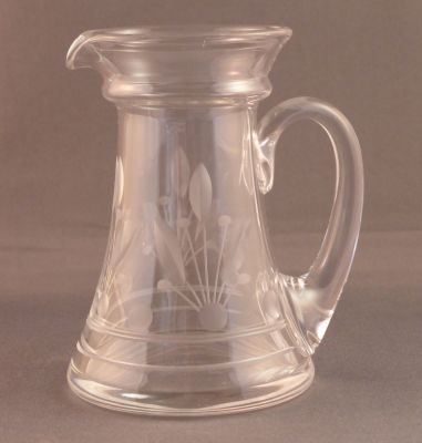 Stuart engraved water jug
Individual size for whisky drinkers
Keywords: british;mark;cut;barware