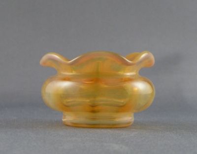 Cristallerie de Pantin opalescent salt
Inner layer is uranium. Made in Pantin, France, by Monot & Stumpf (pre-1876) or Stumpf, Touvier, Viollet & Cie (post-1876). French
Keywords: blown;table;frenchdutchbelg