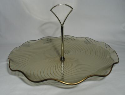 Chance Sunswirl cake plate
Post 1970, scarce. As featured in Chance Expressions
Keywords: british;table;sold;dessert
