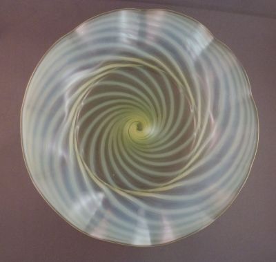 Walsh Walsh opalescent swirl large bowl
Designed to have a stand? Doesn't stand flat
Keywords: blown;british;table