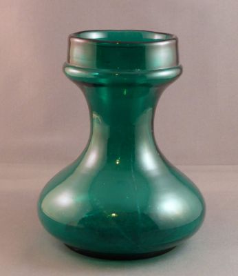 Teal green Tye-shape hyacinth vase
Fire polished rim
Keywords: vase;hyacinth