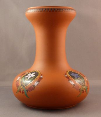 Tye-shape terracotta bulb vase
Keywords: hyacinth
