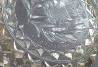 Thistle butter pats
Rd No 826790 registered to importer Henry Dresel March 1938. Possibly German
Keywords: german;sold;table;mark