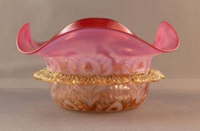 Richardson? opalescent preserve dish with thistles
Or teazles/teasles
Keywords: blown;british;table