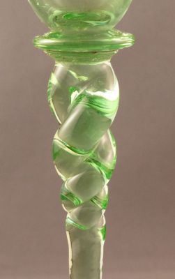 Twisted stem etched white wine glass
Stem
Keywords: barware;engraved