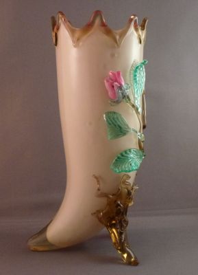 Harrach? cornucopia vase, large
Badly damaged. 9.25 in. tall
Keywords: vase;blown;sold