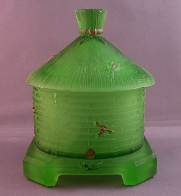 Vallerysthal honeypot
Gilded bees. Marked In 1908 catalogue
Keywords: frenchdutchbelg;table