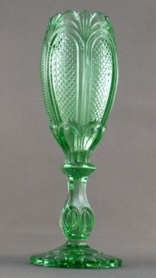 Davidson 207 vase
Davidson did make green uranium glass!
Keywords: british;pressed;vase