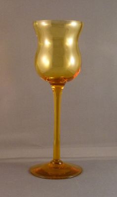 Walsh Walsh golden amber uranium hock glass
Large honeycomb optic
Keywords: barware;british;blown