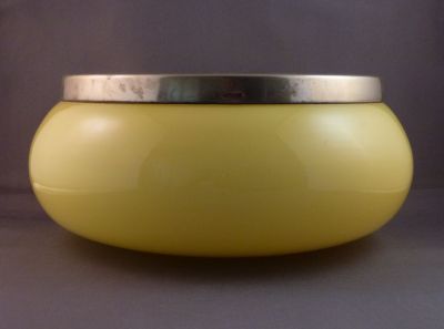 Walsh Walsh Primrose fruit bowl
9686. Large polished pontil mark
Keywords: blown;british;table;sold;dessert