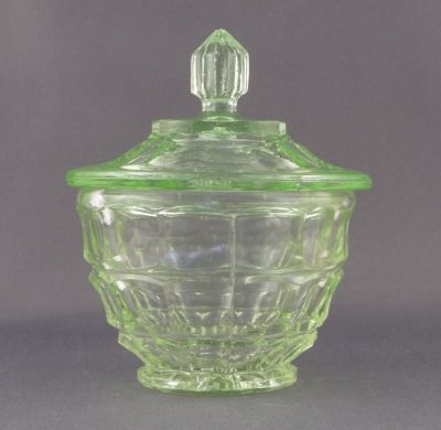 Walther Mary small powder pot
Keywords: pressed;german;bathbed;sold