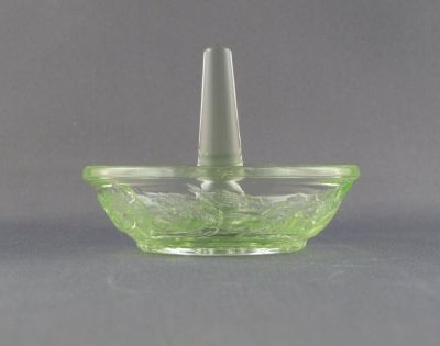 Walther Waltraut dressing table set
Ring stand. Side
Keywords: german;pressed;bathbed