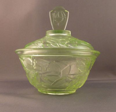 Walther Waltraut dressing table set
Large pot
Keywords: bathbed;german;pressed