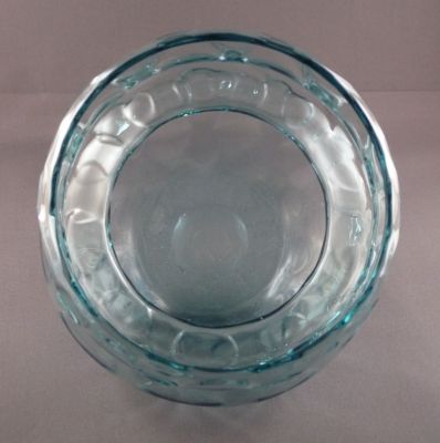 Whitefriars Mount Jerizim vase, blue
Fire-polished rim
Keywords: blown;sold;vase