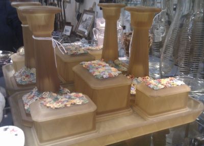 Bagley Wyndham dressing table set
1333 Amber with hand-applied floral decor
Keywords: bathbed;enamelgilt;pressed;sold