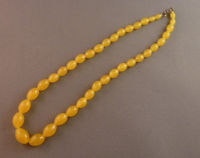 Yelow uranium beads
Keywords: uranium